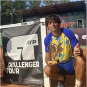 Giocatore ATP e Istruttore federale IS2 impartisce lezioni di Tennis
